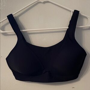Lululemon Women's 34D 3‎ Clasp No Wire Black Bra